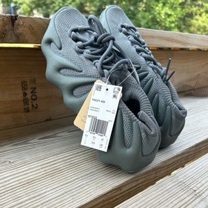 Yeezy 450 size 7y